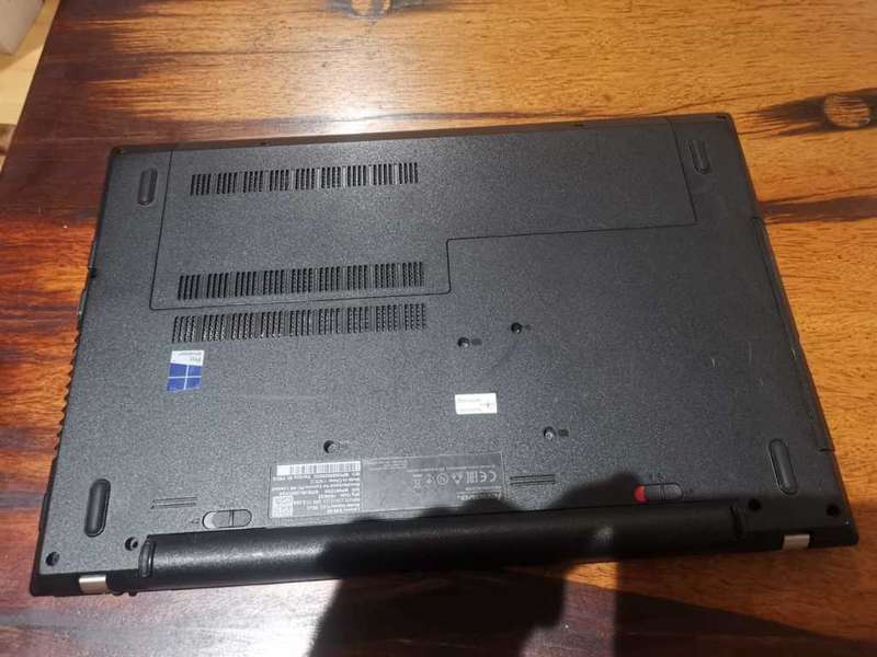 Lenovo E50-80 laptop i5-5200u 8 GB DDR3 1600 250 GB SSD