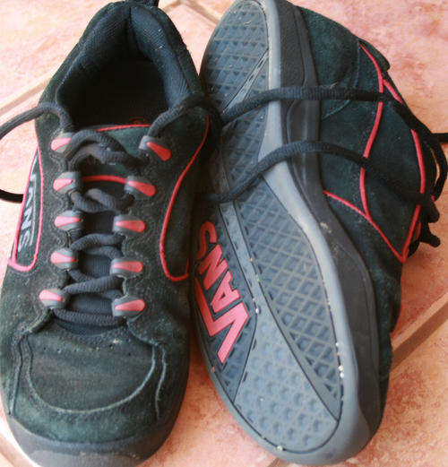 VANS black tackies size 8