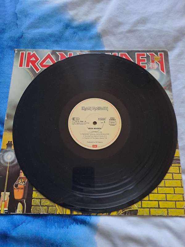 Iron Maiden - Iron Maiden LP