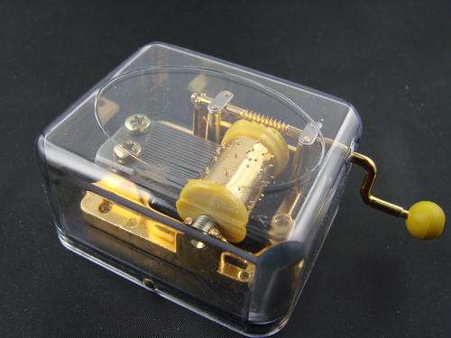 Hand Crank Music Box: I just called to say I love you