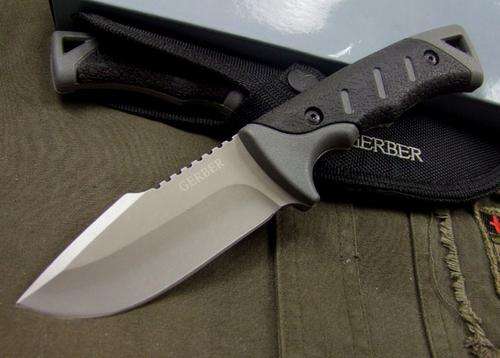 Gerber Metolius Fixed Blade Hunting Camping Knife Model # 30-000007