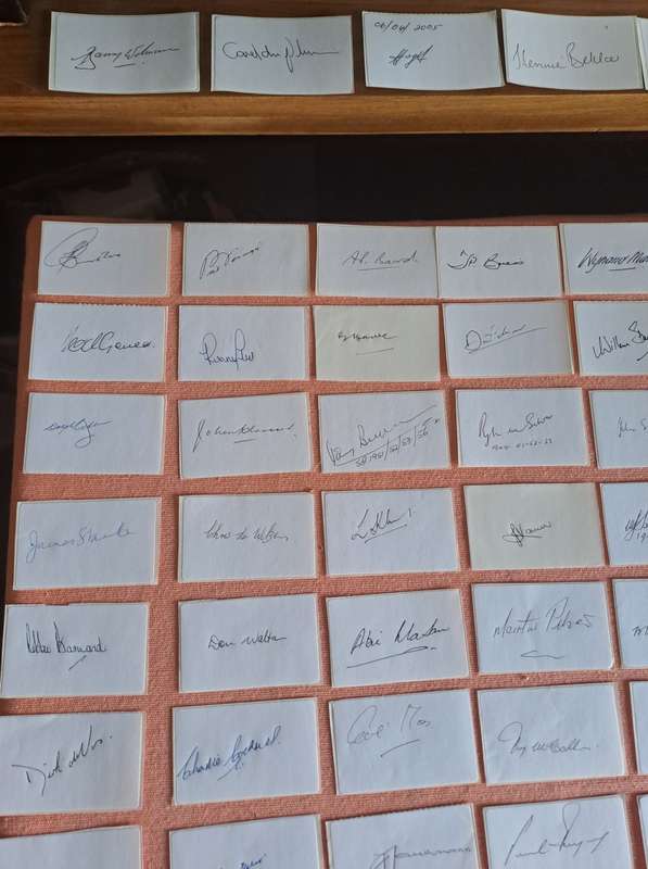 Signatures of 153 Springbok rugby players from the amateur era: 1937-1989 See details below