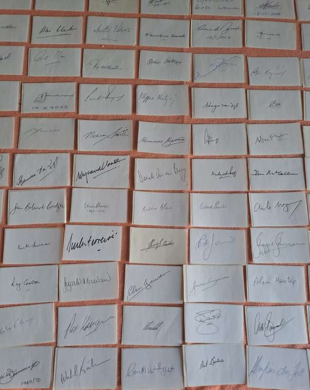 Signatures of 153 Springbok rugby players from the amateur era: 1937-1989 See details below