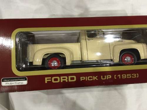 1953 Ford Pick Up 1:18 Scale Road Legends