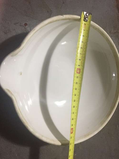 Set of 11 ceramic bowls used in chemistry lab