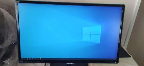SAMSUNG FULL HD (1920 X 1080) 24" MONITOR 24 INCH + HDMI CABLE (PLEASE READ)