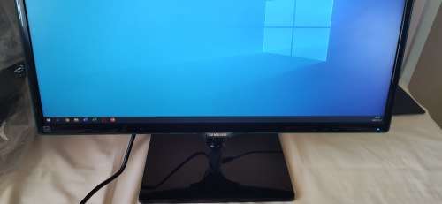 SAMSUNG FULL HD (1920 X 1080) 24" MONITOR 24 INCH + HDMI CABLE (PLEASE READ)