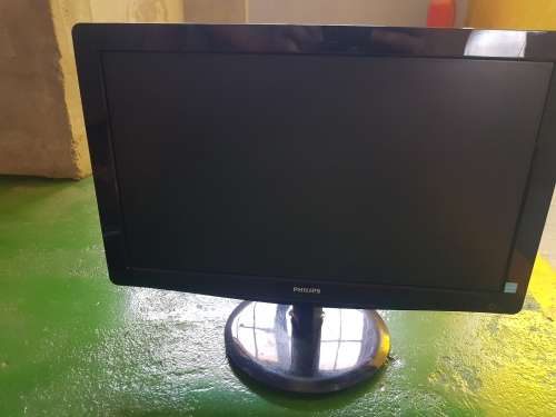 BEAUTIFUL PHILIPS LED 19 " Monitor