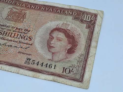BANK OF RHODESIA AND NYASALAND 10 SHILLING  11 JANUARY 1961 BANK NOTE