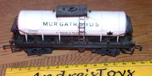 Model Train ~ Triang ~ Murgatroyd's Tanker