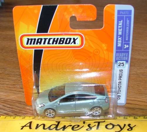 2008 Matchbox ~ No25 08 Toyota Parius ~ Mint on Short card
