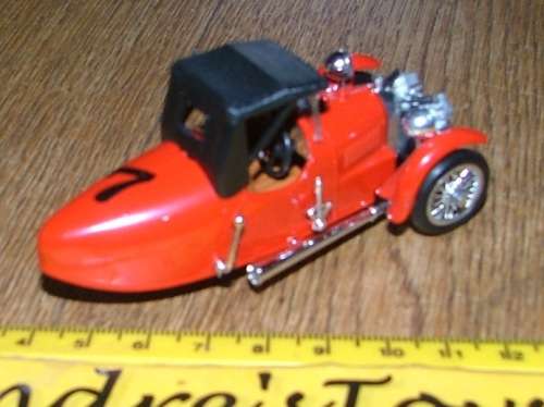 Brumm Models 1/43 Scale Diecast R2 - 1923 Morgan Cyclecar - red  ~ 1/43~ Loose