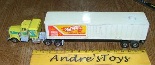 Yatming Horse and Hotwheels trailer ~ Loose