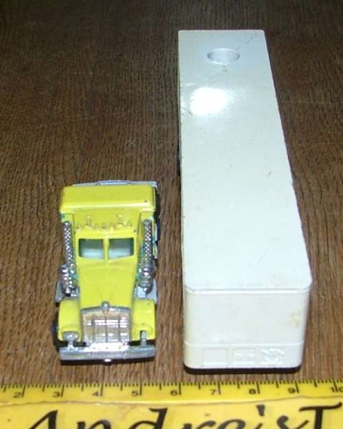 Yatming Horse and Hotwheels trailer ~ Loose