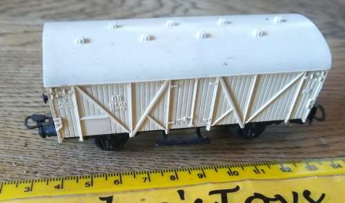 Model train ~ Marklin white box car