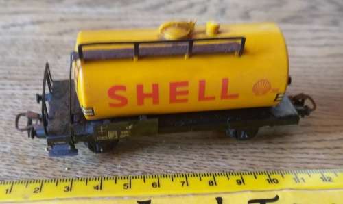 Model train ~ Marklin Shell Tanker