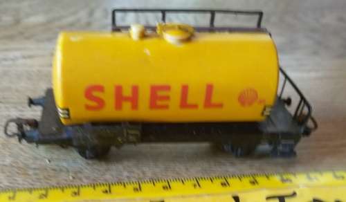 Model train ~ Marklin Shell Tanker