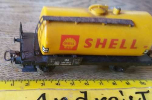 Model train ~ Marklin Shell Tanker