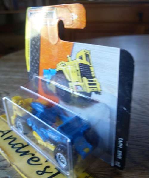 2008 Matchbox ~ No20/120 MBX HVY1 ~ Mint on Short card