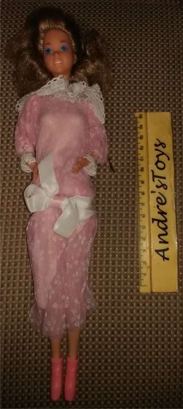 Barbie - Pink Lace Clothes
