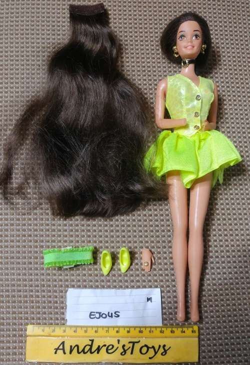 Barbie Brunette - Green Clothes & Detachable Hair