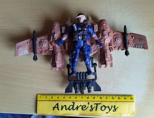Action figure with carft