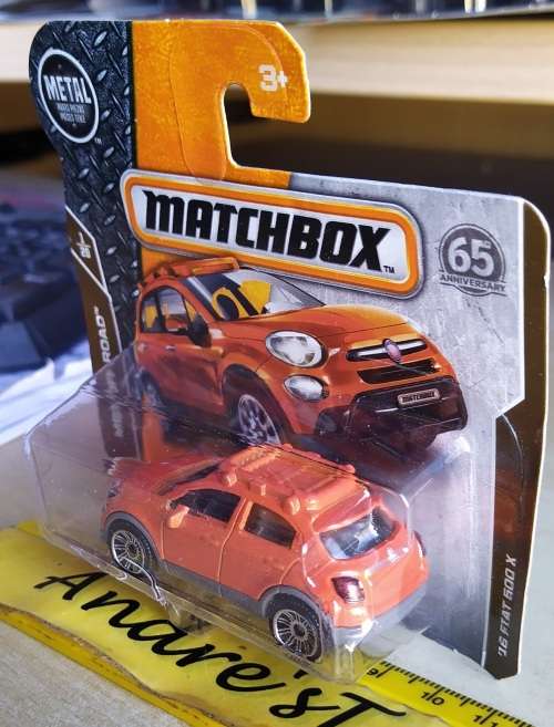 2017 Matchbox ~ 12/125 `16 Fiat 500 x ~ Mint on Short card