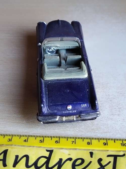 NewRay Chrysler 300E