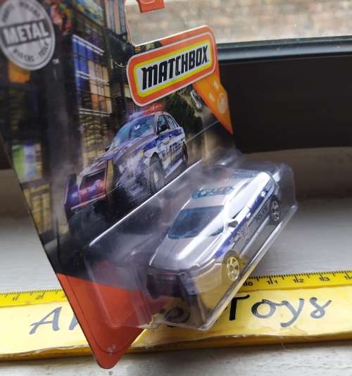 2019 Matchbox ~ 28/100 Ford Police Interceptor ~ Mint on Short card