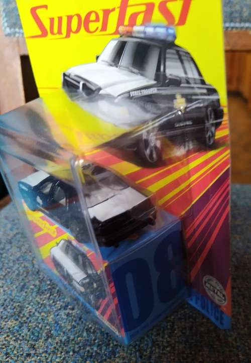 Matchbox Superfast 2019 #08 2006 Ford Crown Victoria Police ~ Mint on card with Display Box