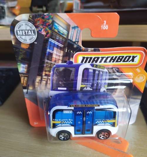 2019 Matchbox ~ 3/100 MBX Self-driving Bus ~ Mint on Short card