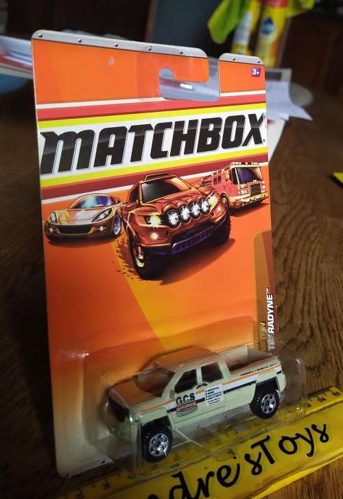 2009 Matchbox ~ GMC Terradyne 50/100 ~ Mint on Long card