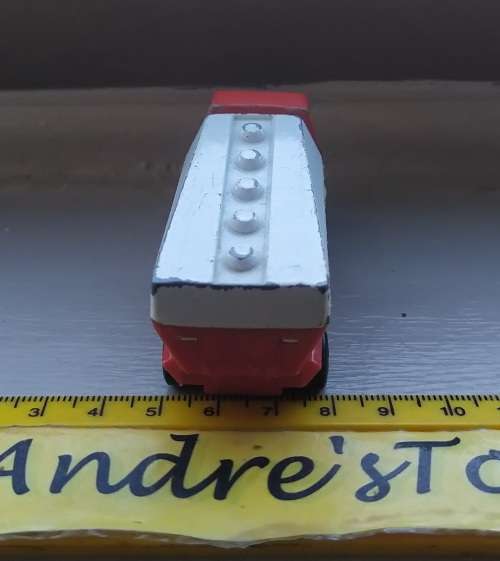Matchbox  Superfast ~  No63 Freeway Gas Tanker ~ Loose