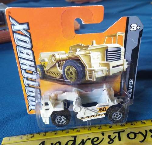 2011 Matchbox ~ 40/75 Scraper ~ Mint on Short card