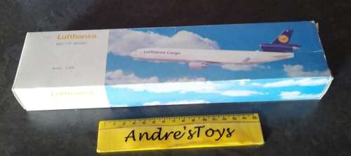 1:200 Lufthansa MD-11F Model: Extremely hard to find model