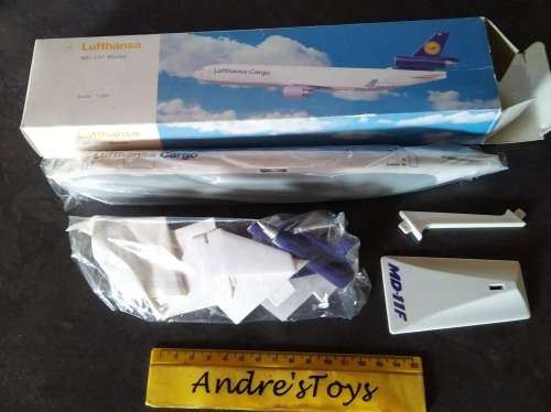1:200 Lufthansa MD-11F Model: Extremely hard to find model