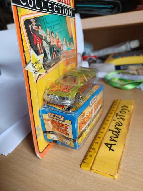 1997 Matchbox Star Car ~ The Brady Bunch ~ Station Wagon ~ Mint with box on Long card