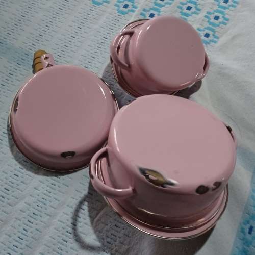 Vintage Enamel Toy Childs Cooking set. 2 Covered pots, Frying pan w/wooden handle