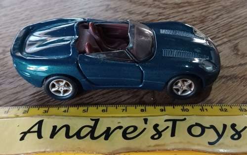 Maisto ~ Jaguar XK130 Scale 1/37 ~ Loose