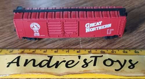 N Scale Atlas 2334 GN Great Northern Railway 50` Double Door Box Car #3529