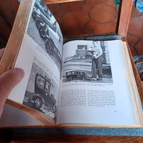 Automobiles of the world ~ Joseph .H. Wherry ~ 1968 ~ Hard Cover