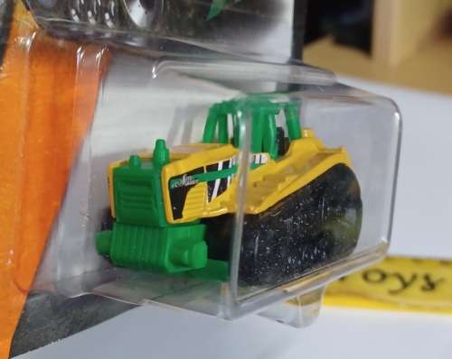 2014 Matchbox ~  Seed Shaker ~ Mint on Long Card