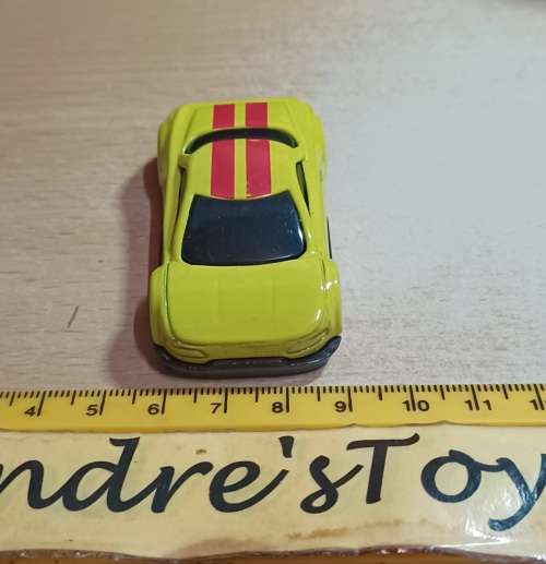 Diecast ~  yellow car ~ Loose