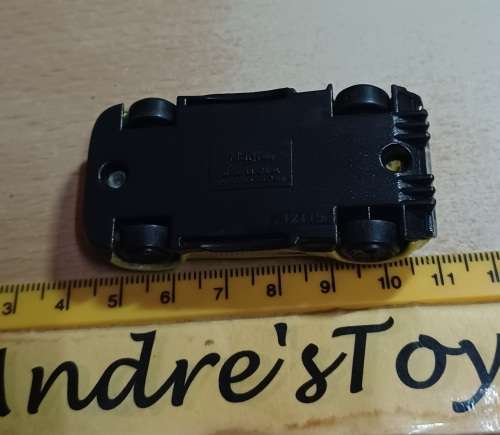 Diecast ~  yellow car ~ Loose