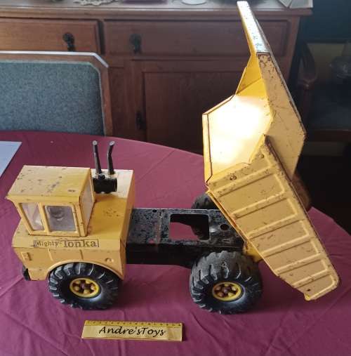 Tonka Vintage ~ Mighty Tonka Yellow Dump Truck ~ Pressed Steel All Original