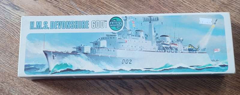 Arifix ~  Model Kit ~ H.M.S, Devonshire   ~ Scale 600th