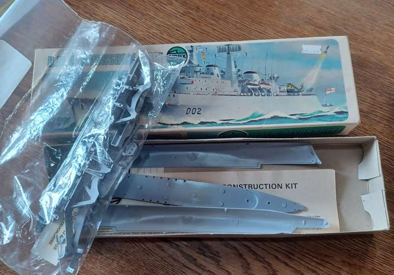 Arifix ~  Model Kit ~ H.M.S, Devonshire   ~ Scale 600th
