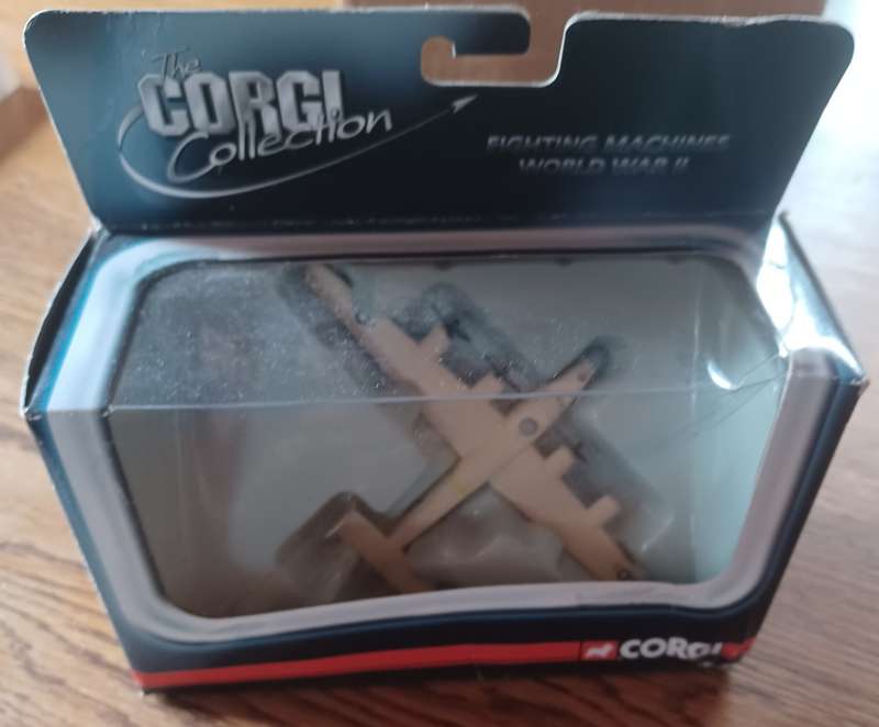Corgi  ~  Model collection ~ US B-24 Liberator Bomber North Africa