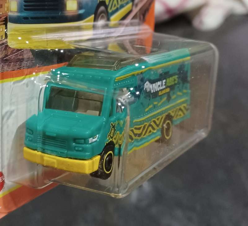2022 Matchbox ~  58/100 Chow Mobile II ~ Mint on Long Card