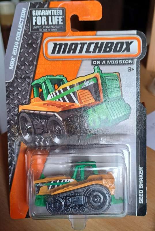 2014 Matchbox ~ Long Card` ~ Seed Shaker